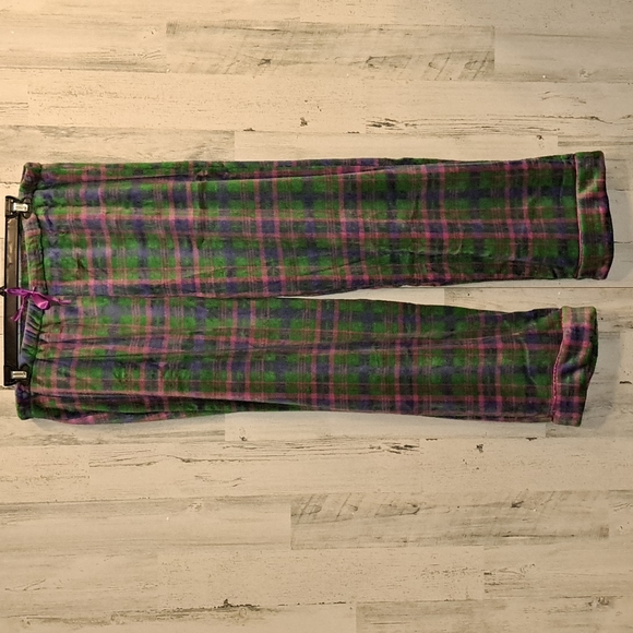 1109 Jeffery Banks Printed Plush Pajama Set - Picture 7 of 10